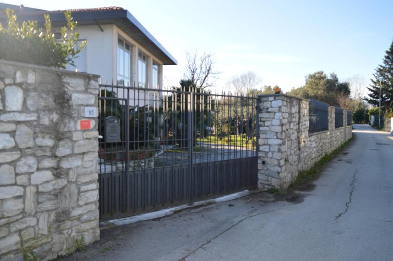 B&B Tra Mare E Marmo Marina Di Carrara Exterior photo