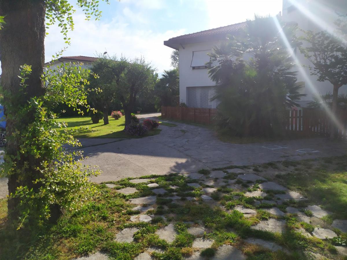 B&B Tra Mare E Marmo Marina Di Carrara Exterior photo