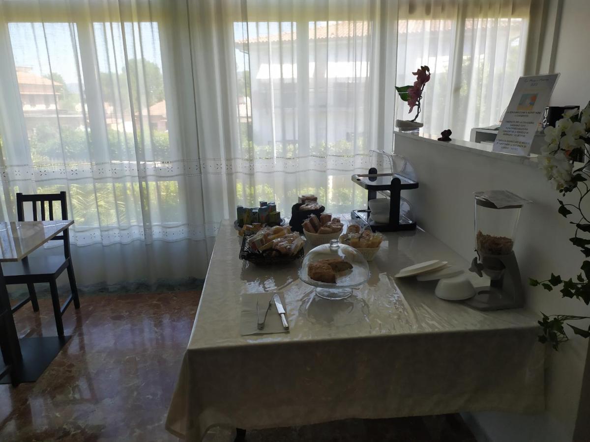 B&B Tra Mare E Marmo Marina Di Carrara Exterior photo