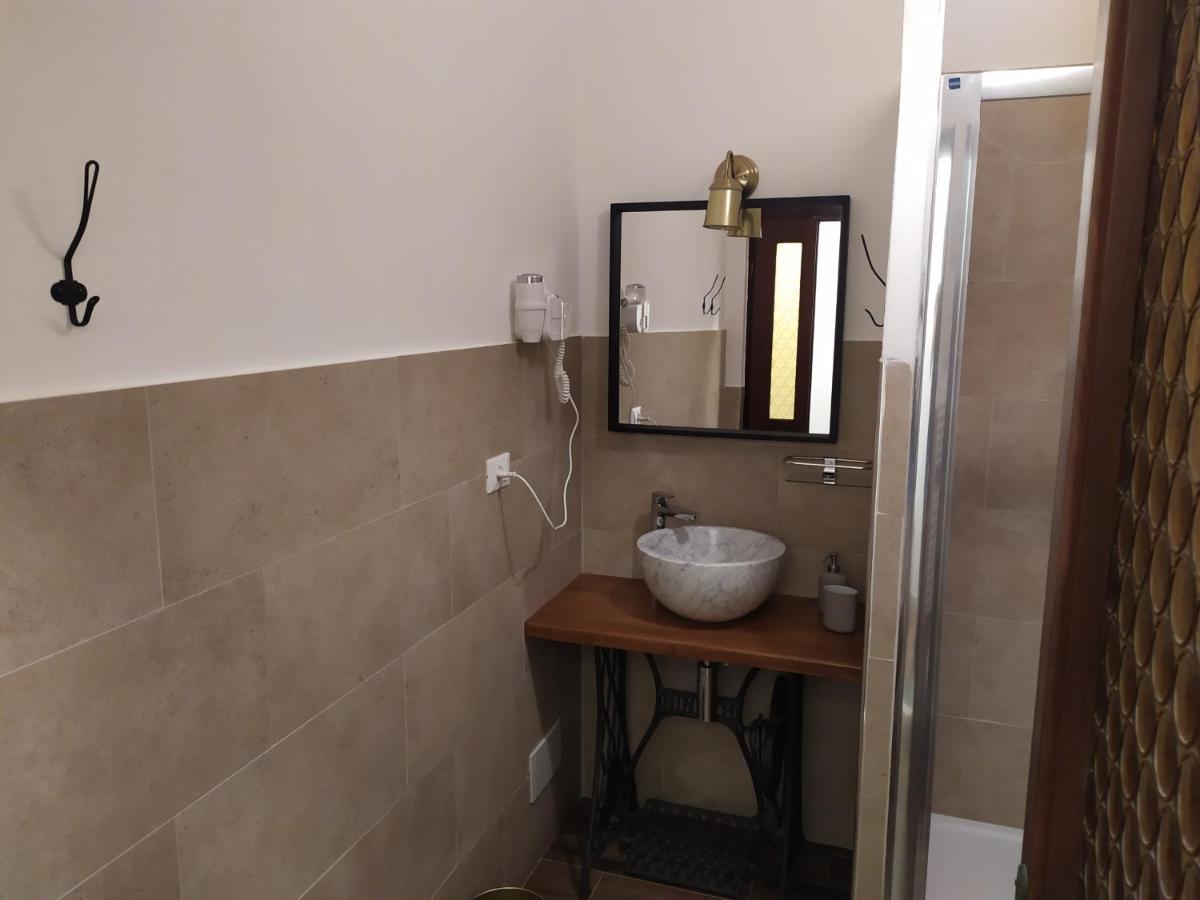 B&B Tra Mare E Marmo Marina Di Carrara Exterior photo