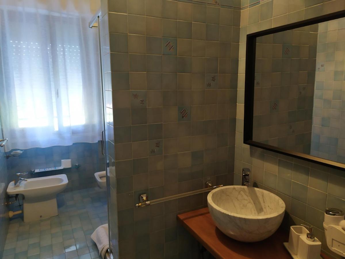 B&B Tra Mare E Marmo Marina Di Carrara Exterior photo