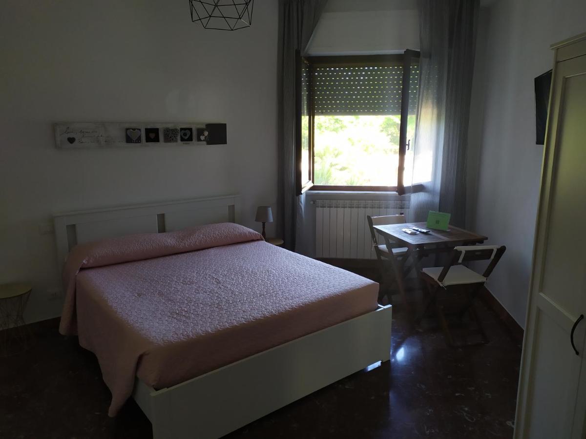B&B Tra Mare E Marmo Marina Di Carrara Exterior photo
