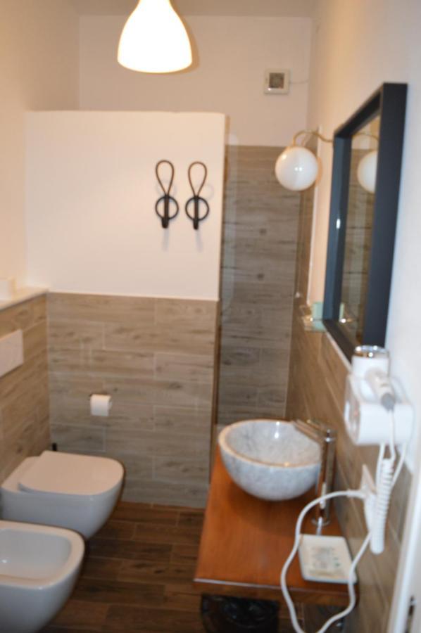B&B Tra Mare E Marmo Marina Di Carrara Exterior photo