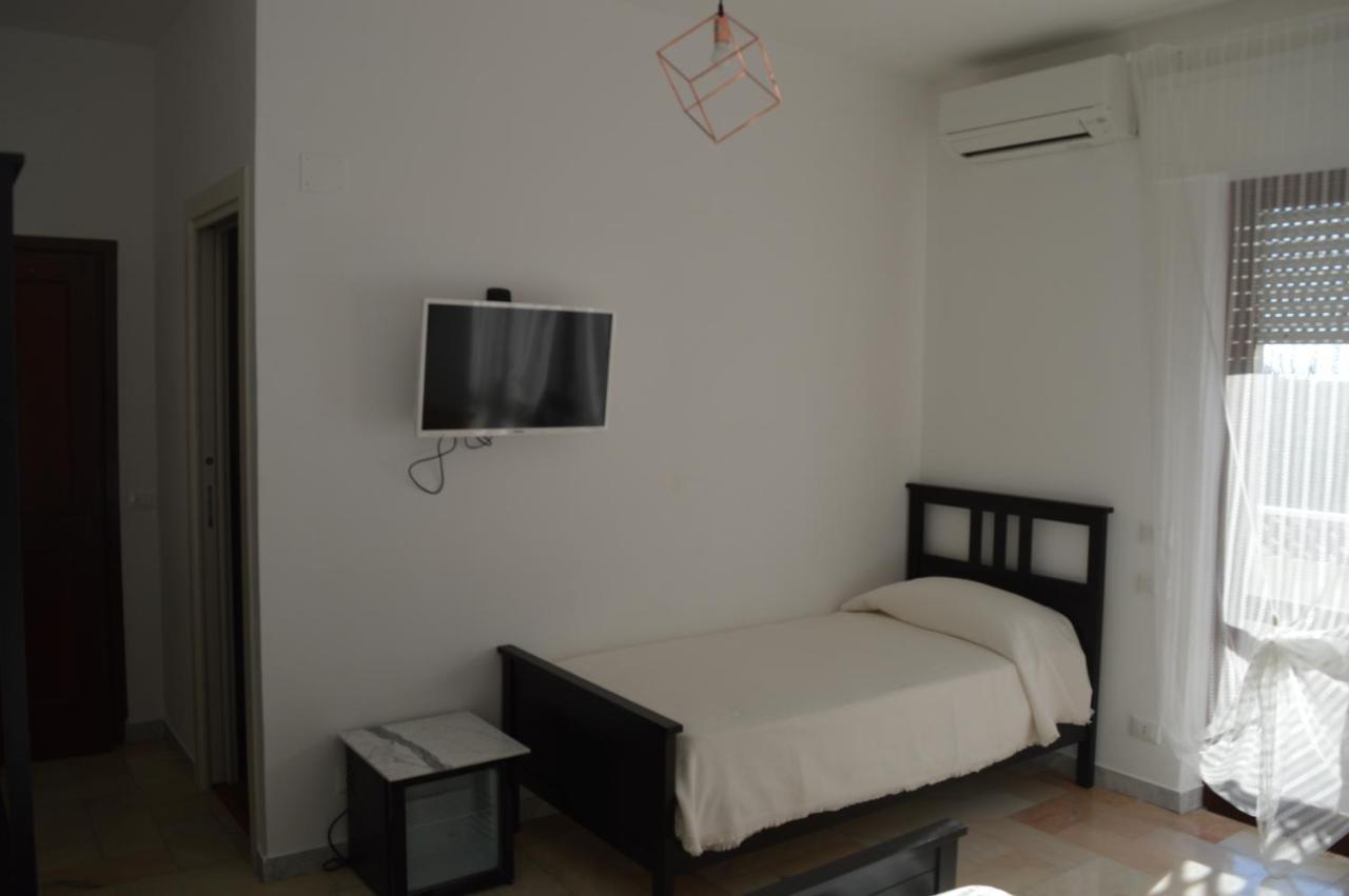 B&B Tra Mare E Marmo Marina Di Carrara Exterior photo